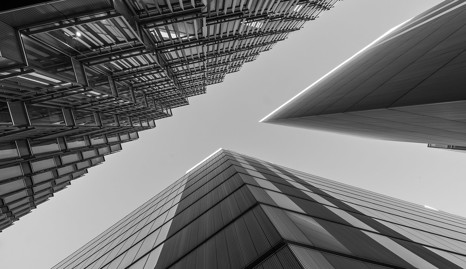 Manuel Frey and Andrew MacLachlan Publish Chapter in ICLG Derivatives 2025